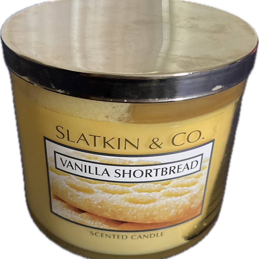 B&BWorks SLATKIN & CO VANILA SHORTBREAD CANDLE - NWT